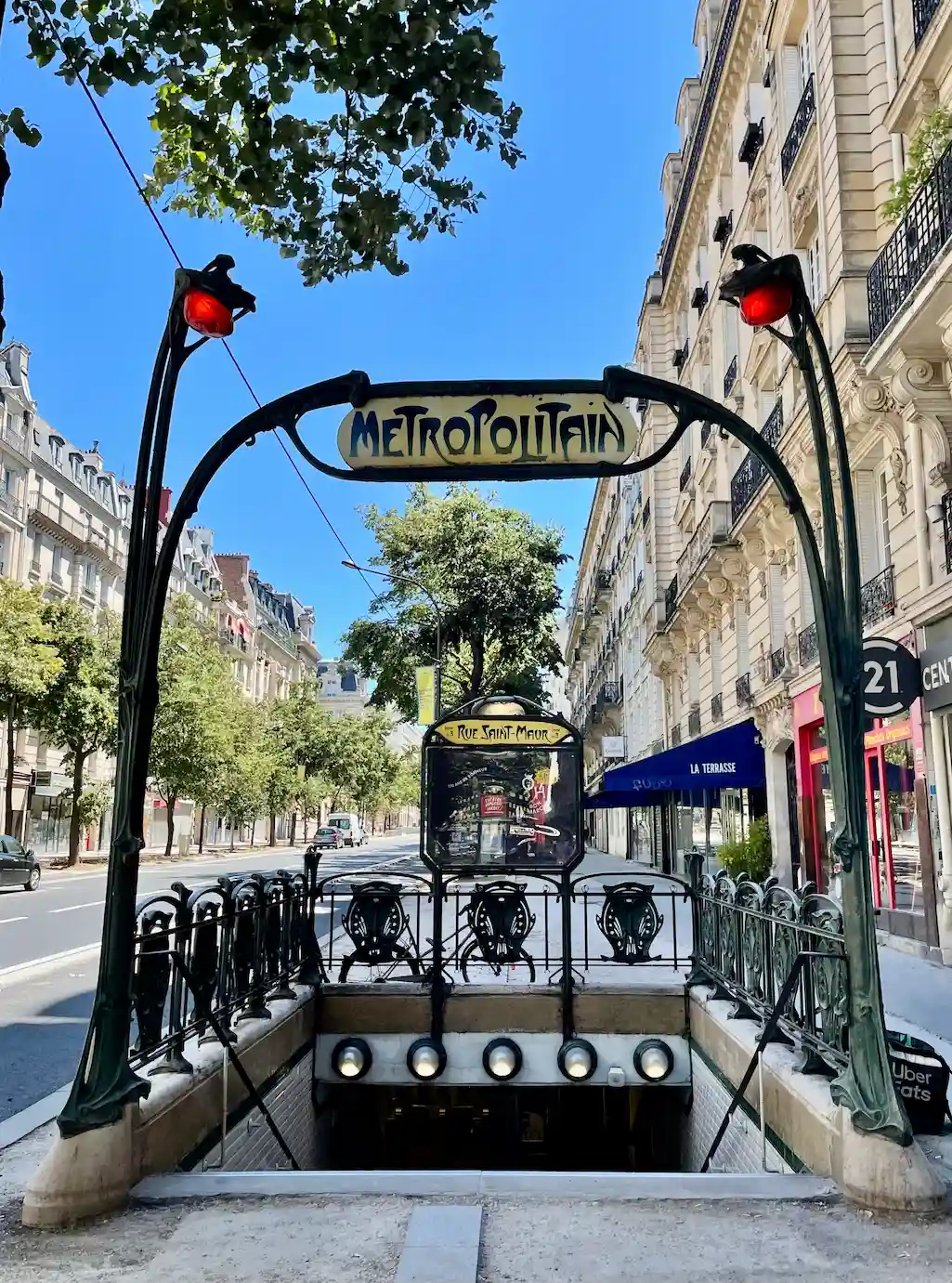 Paris Metro entrance close to L’Atelier Dupont for fast access to central sights